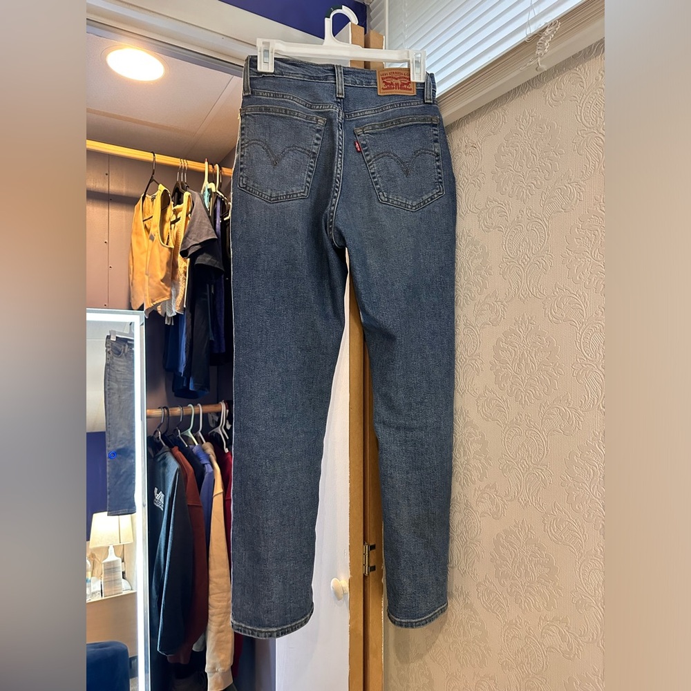 Levi High Rise